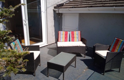 Llandovery Cabaña | Tranquil Hillside Cottage Retreat