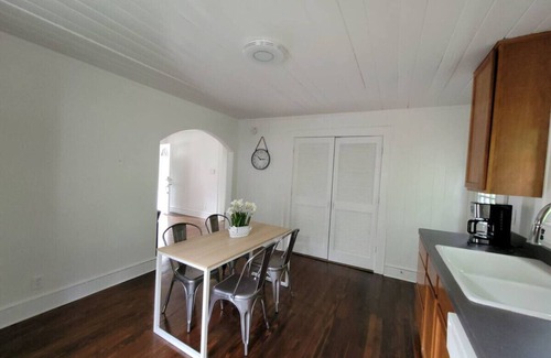 Home Park Casa | Tranquil Home in ATL- Sleeps 9