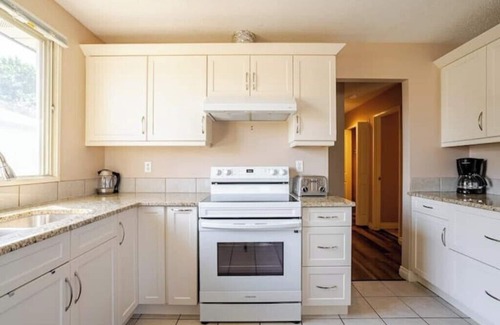 Southwest Calgary Casa | Tranquil Home in Bracewood Community of Calgary Southwest Alberta.
