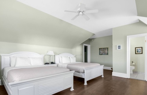 Historic Downtown Manteo Apartamento | Tranquil House Inn - Downtown Waterfront Manteo - 2 Queens Large Premium Rm 34