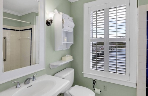 Historic Downtown Manteo Apartamento | Tranquil House Inn - Downtown Waterfront Manteo - 2 Queens Premium Room 22