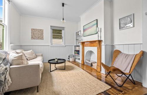 Invermay Casa | Tranquil Launceston Getaway - You'll fall in love!