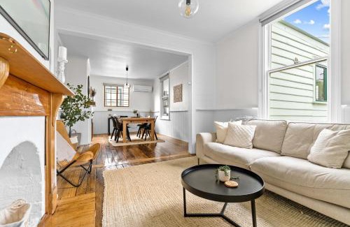 Invermay Casa | Tranquil Launceston Getaway - You'll fall in love!