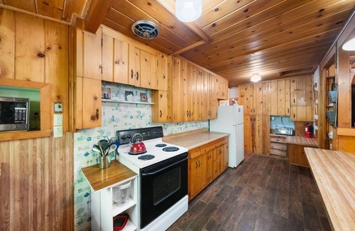 Idyllwild Cabaña | ¡Tranquila "Casa Lila" de Fern Valley con Spa!