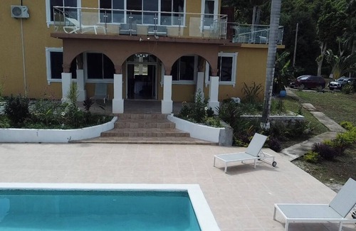 Reading Villa | Tranquil luxury villa by the seas