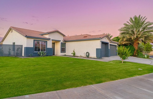 Indio Casa | Tranquil Luxury ~ Pool ~ Hot Tub ~ Game Room ~ Pkg