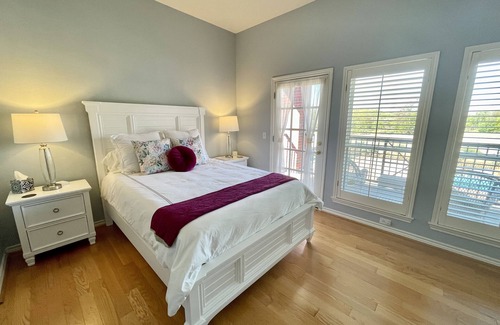 Parker Cama Y Desayuno | Tranquil Neoclassical Bed & Breakfast near Southfork Ranch! Suite 1 & Suite 2