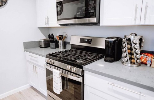 NoHo Arts District Casa | TRANQUIL NOHO GEM: RENOVATED 2BR TOWNHOME w/ PRIVATE FENCED PATIO & PARKING p29