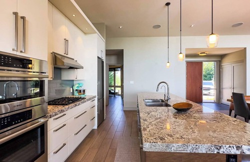 Central Huron Casa | Tranquil Oasis - 3 King Beds, *Lakeview Hot Tub* - Private Lake Access