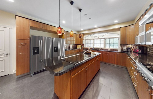 Tobyhanna Villa | Tranquil Oasis Luxe Villa with Theater and Hot Tub
