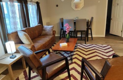 Indianapolis Casa | TRANQUIL OASIS - Private Rooms -Near Downtown Indianapolis
