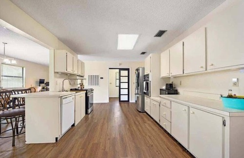 Fernandina Beach Casa | Tranquil Oasis- Fish Pond & Private Island Access
