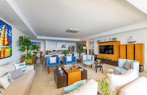 San Miguel Apartamento | Tranquil Oceanfront 3 Bedroom Condo with Private Direct Ocean Access
