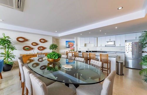 San Miguel Apartamento | Tranquil Oceanfront 3 Bedroom Condo with Private Direct Ocean Access