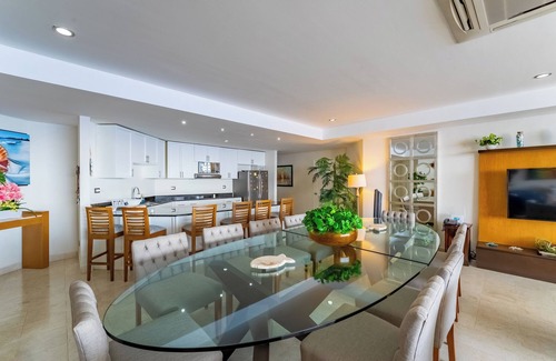 San Miguel Apartamento | Tranquil Oceanfront 3 Bedroom Condo with Private Direct Ocean Access