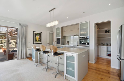 Albert Town Casa | Tranquil on Ribbonwood - Wanaka Holiday Home