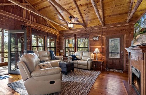 La Grange Casa | Tranquil Peaceful Cabin with Stunning Lake Views in La Grange, Texas