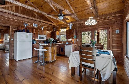 La Grange Casa | Tranquil Peaceful Cabin with Stunning Lake Views in La Grange, Texas