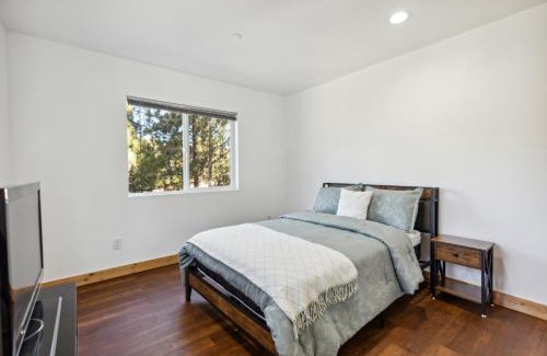 Pine Mountain Club Casa | Tranquil Pine Mountain Retreat cabin