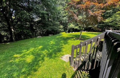 Cresco Casa | Tranquil Pocono Retreat: Your Secluded 2-Acre Haven in Nature's Embrace 🌲🏡🏞