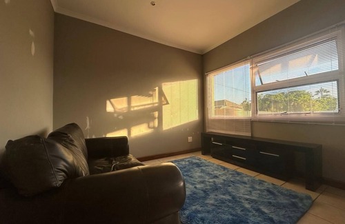 Parow North Apartamento | Tranquil Pool Side Apartment