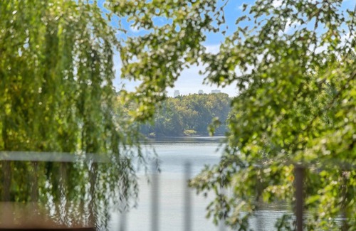 Fridley Casa | Tranquil property right on the Mississippi River with stunning panoramic views