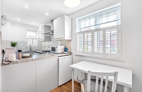 Clock House Casa | Tranquil, quiet home with drive