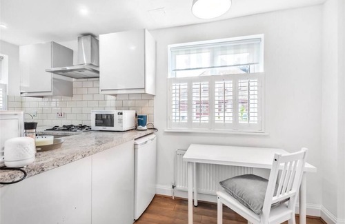Clock House Casa | Tranquil, quiet home with drive