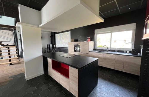 Montfort-le-Gesnois Cabaña | Casa con piscina privada cerca de Le Mans, ideal para deportes y relajación
