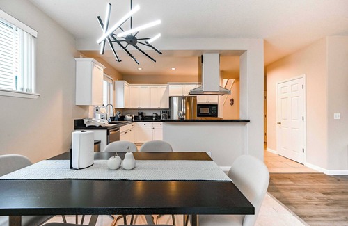 Orenco Casa | Tranquil Retreat in the Heart of Suburbia on 58th Ave – Your Getaway #41931