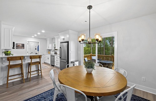 Bella Vista Casa | Tranquil Retreat in the Highlands, pet friendly upon approval