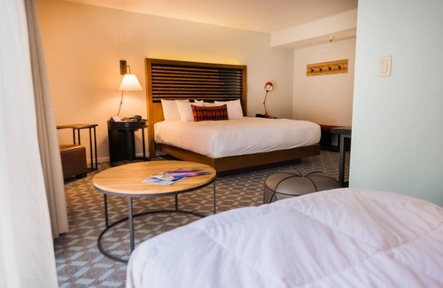 Live Oak Hotel | Tranquil Retreat: Poolside Bliss, Trail Access in Scenic Santa Cruz Surrounding
