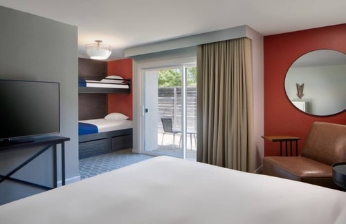 Live Oak Hotel | Tranquil Retreat: Poolside Bliss, Trail Access in Scenic Santa Cruz Surrounding