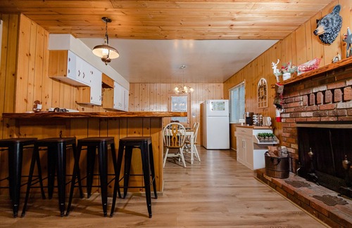 Big Bear Casa | Tranquil Retreat with Fenced Backyard, Hot tub & Bar