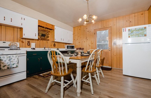 Big Bear Casa | Tranquil Retreat with Fenced Backyard, Hot tub & Bar