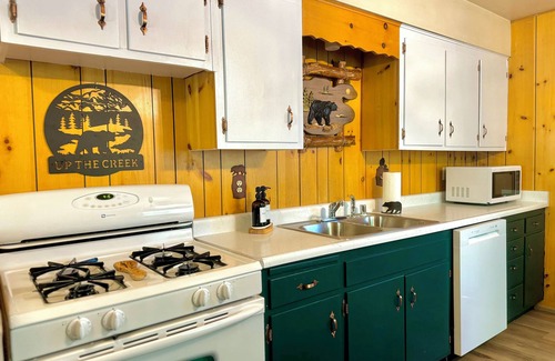 Big Bear Casa | Tranquil Retreat with Fenced Backyard, Hot tub & Bar