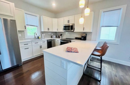Woodfin Casa | Tranquil River Home-5 miles to Biltmore