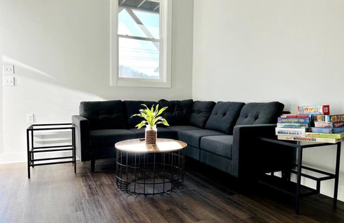 Woodfin Apartamento | Tranquil River Home