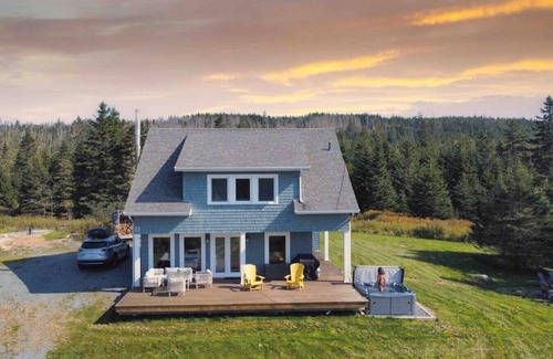 Halifax County Casa | Tranquil Seaside Getaway - hot tub -sauna -private
