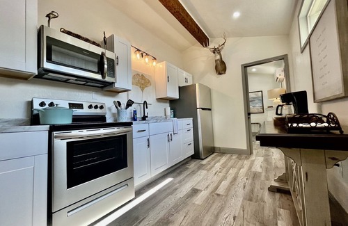 Kerrville Cabaña | Tranquil & Serene Cottage for 2 with Private River Access