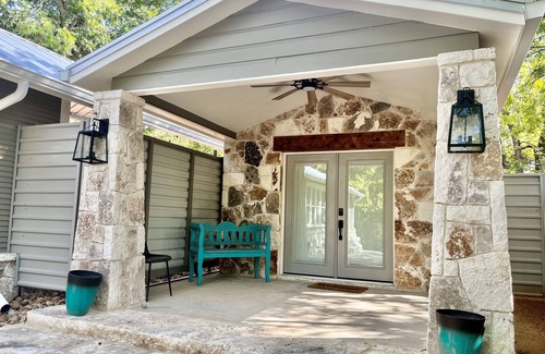 Kerrville Cabaña | Tranquil & Serene Cottage for 2 with Private River Access