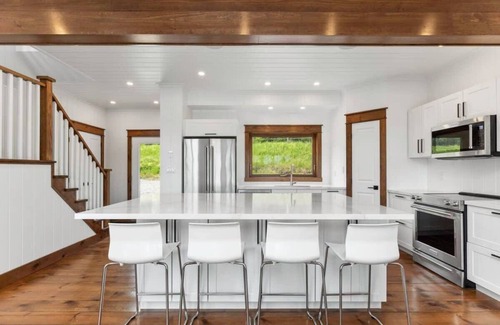 Seguin Villa | Tranquil Shores Summa