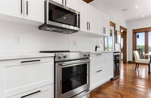 Seguin Villa | Tranquil Shores Summa