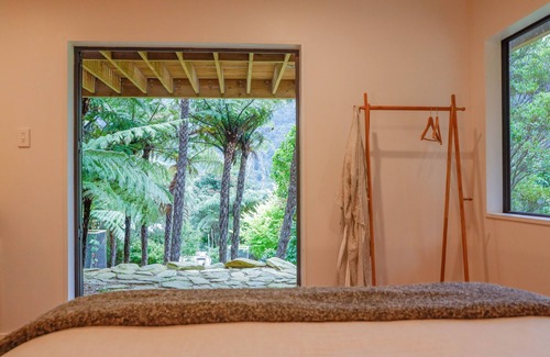 Furneaux Apartamento | Tranquil space off nestled among native bush off Queen Charlotte Track