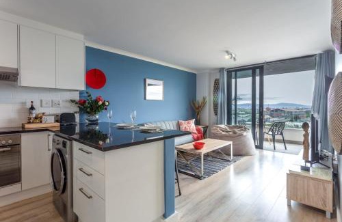 Observatory Apartamento | Tranquil, Spacious, Quiet Trendy with a View