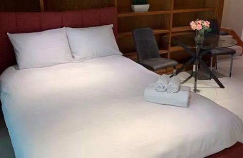 Whistler Cay Heights Casa | Tranquil Studio Hideaway in Scenic Whistler