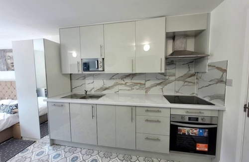 South Ruislip Apartamento | Tranquil Studio Retreat with free parking