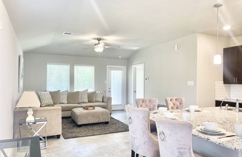 Montgomery Casa | Tranquil Suburbs Living near Lake Conroe