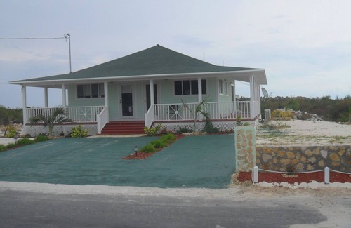 Great Exuma Cabaña | Tranquil Sunrise Cottage está justo al lado del sitio FYRE FESTIVAL.