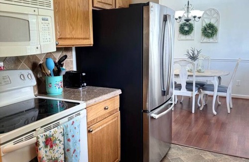 Greensboro Casa | Tranquil-Tea cottage